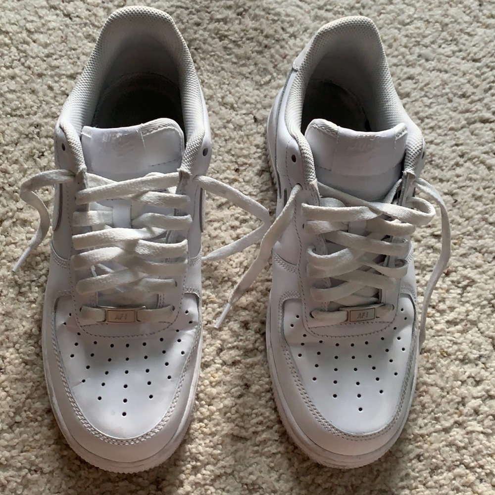 White airforce 1s